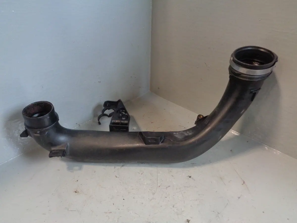 Range Rover Evoque Air Intake Pipe Ej32-9C619-Ab 2.2 Sd4 L538 2011 To 2018 1