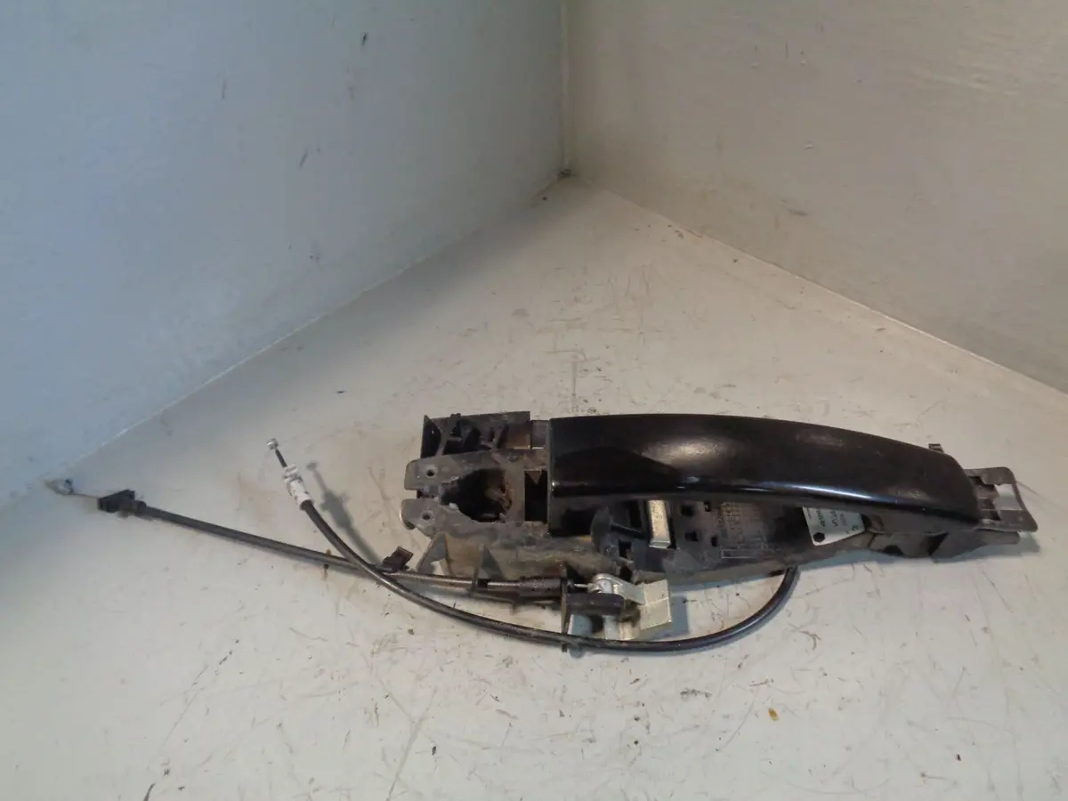 Freelander 2 Door Handle External Near Side Front Land Rover 2006 To 2011 L25094 1