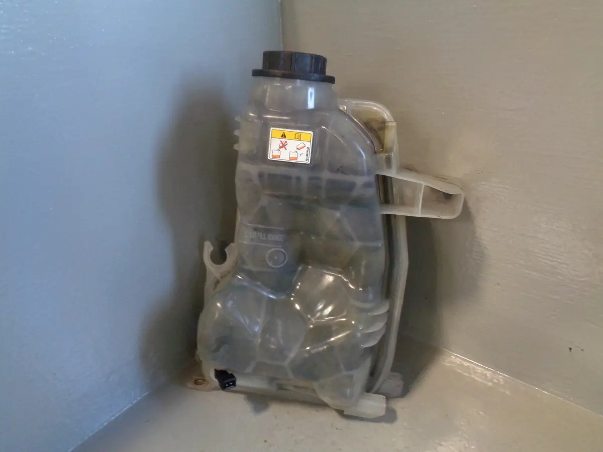 Range Rover L322 Coolant Expansion Tank Reservoir 4.4 Tdv8 2010 To 2013 1