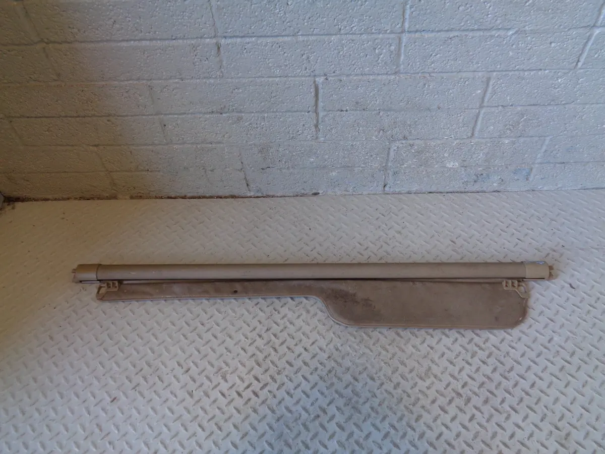 Discovery 2 Load Cover Retractable In Beige Land Rover 1998 To 2004 R17014 1