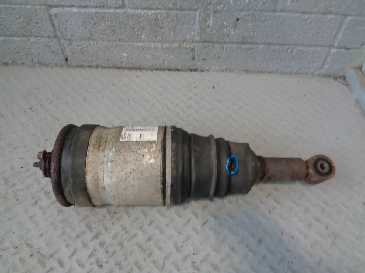 Discovery 3 Rear Suspension Airbag Shock Absorber Strut Land Rover L10124 1