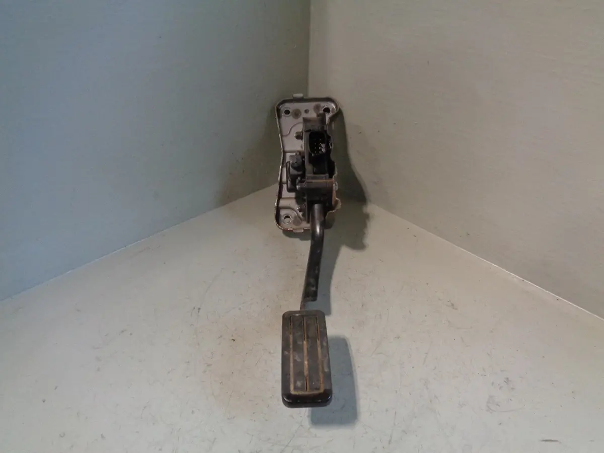 Discovery 3 Throttle Accelerator Pedal 2.7 Tdv6 Auto 5H22 7R562aa8pvj 1