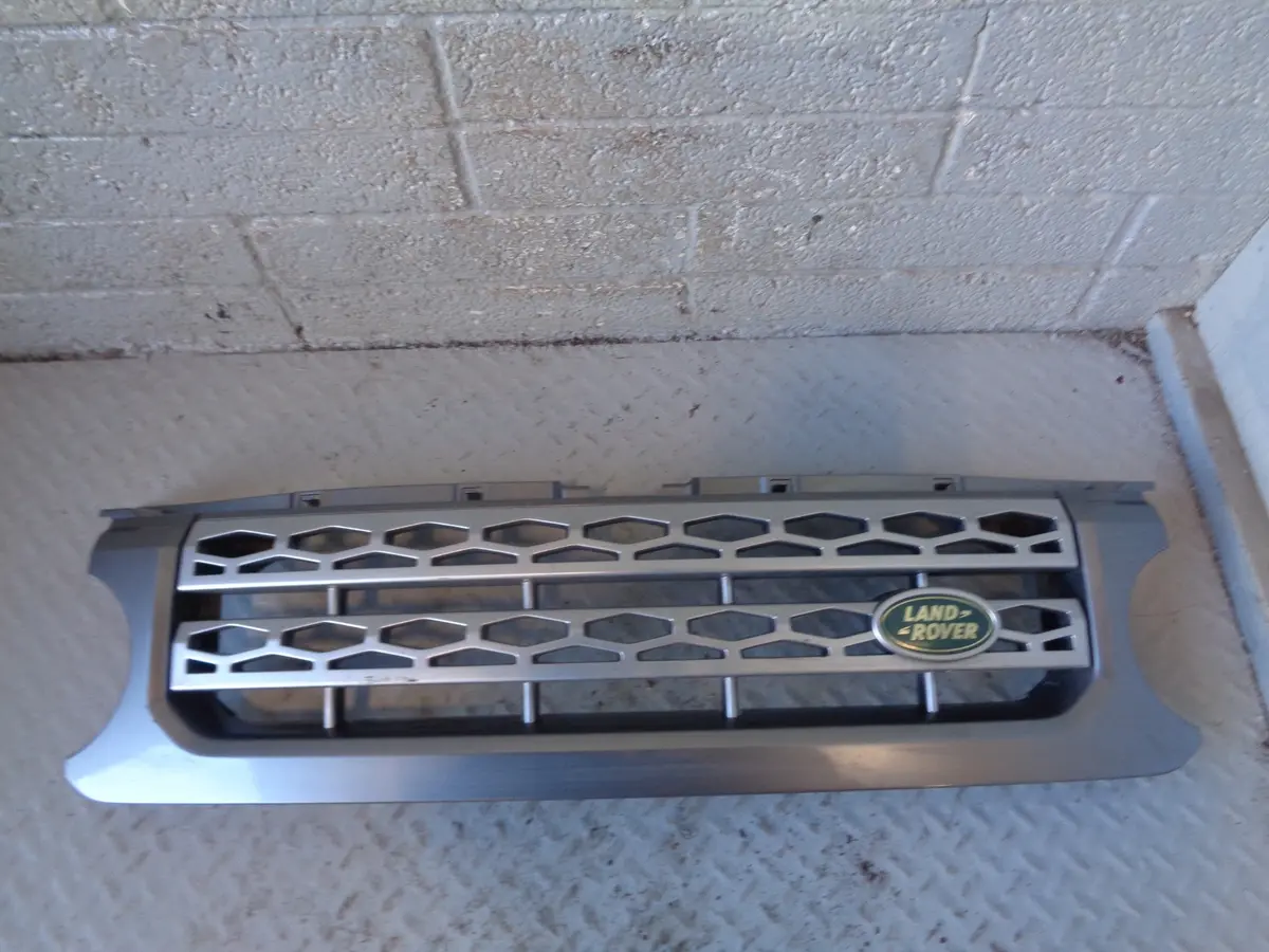 Discovery 4 Grille Front Stornoway Grey   Land Rover 2009 To 2016 L29025 1