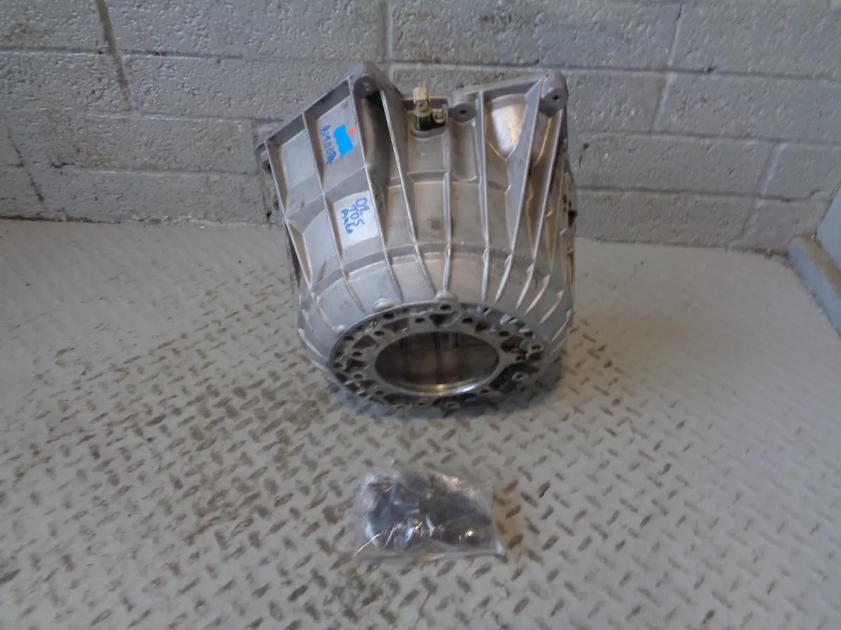 Discovery 2 Td5 Auto Gearbox Bellhousing With Bolts Land Rover Td5 R19064 1