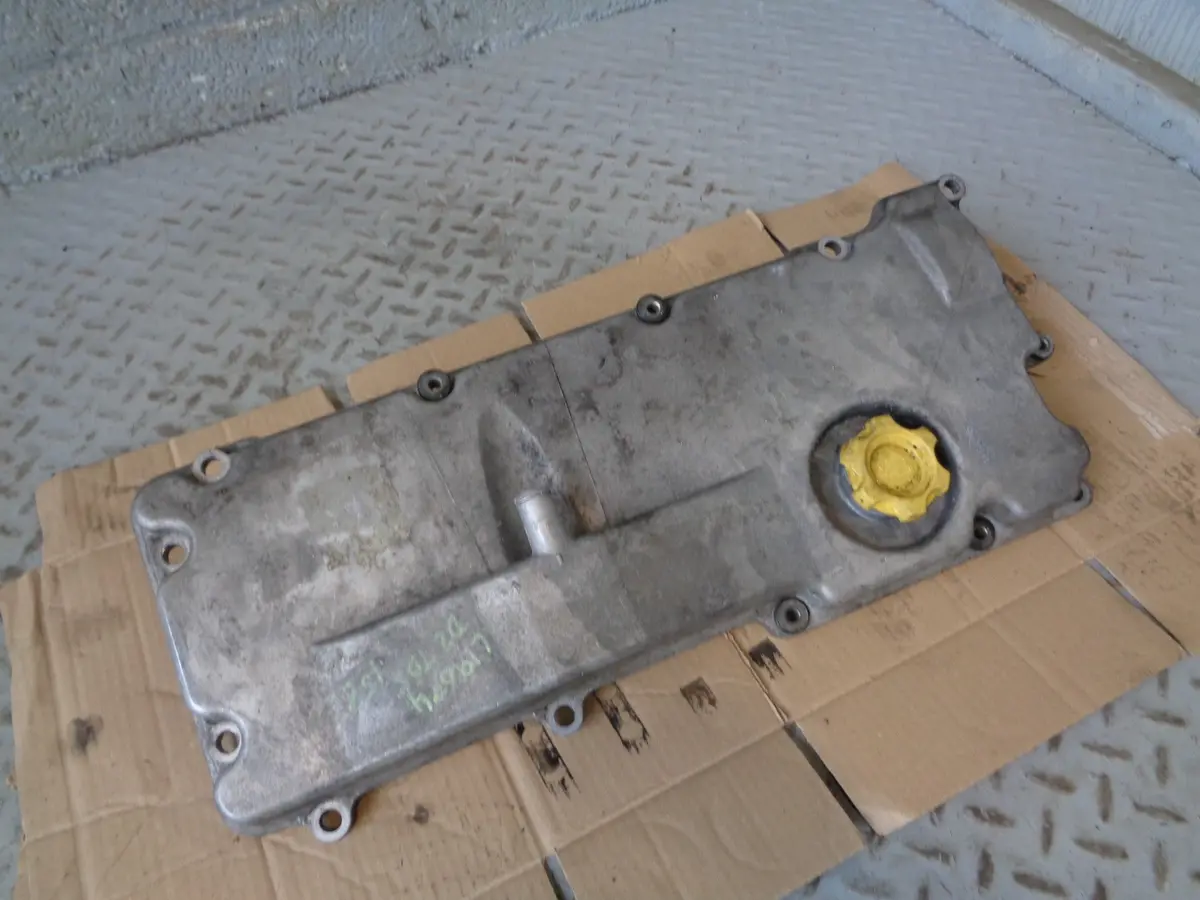 Discovery 2 / Defender Engine Rocker Cover 2.5 Td5 15P Err6860 Land Rover 1