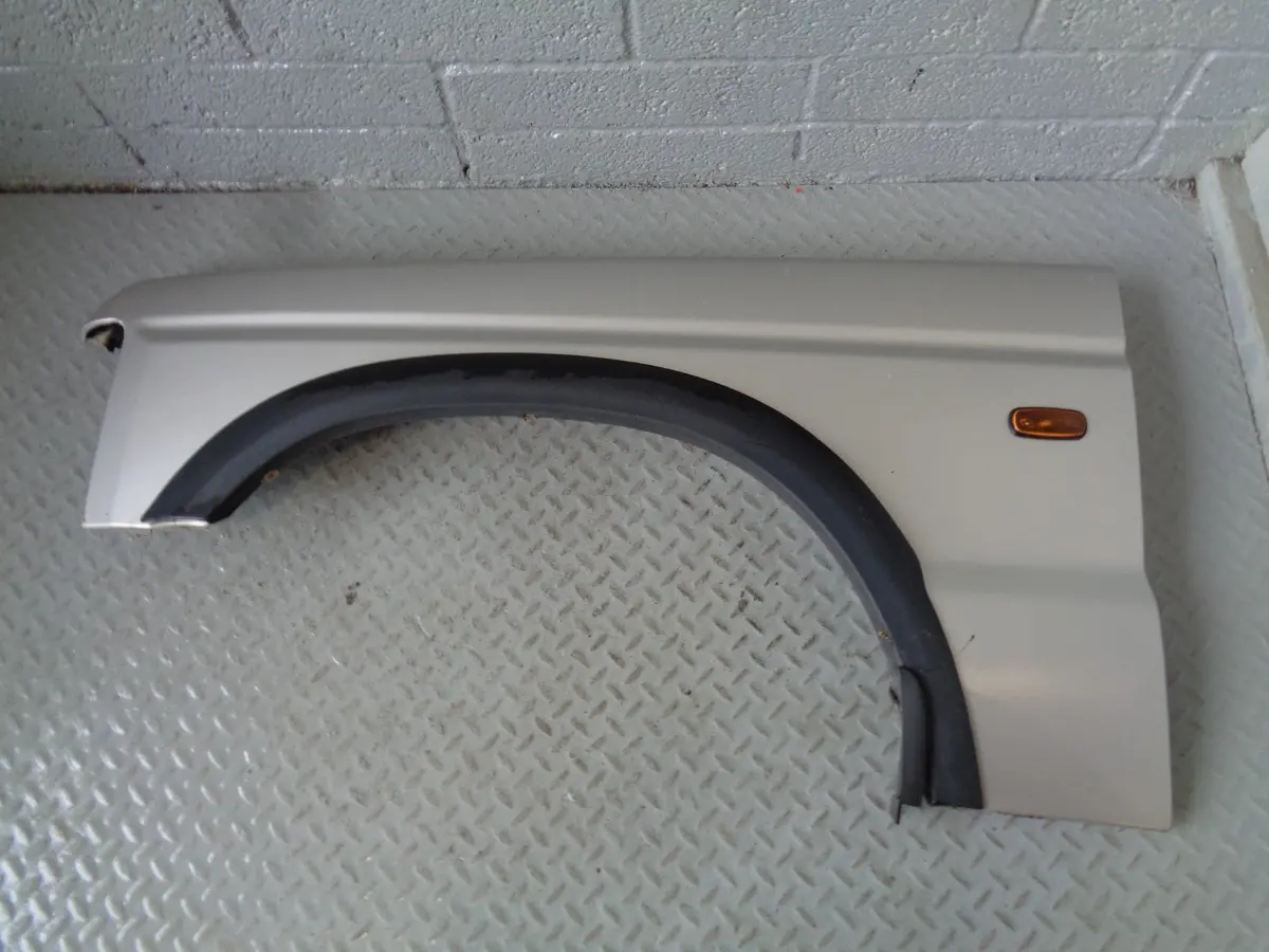 Discovery 2 Front Wing Near Side Blenheim Silver Land Rover 1998 To 2002 R18044 1