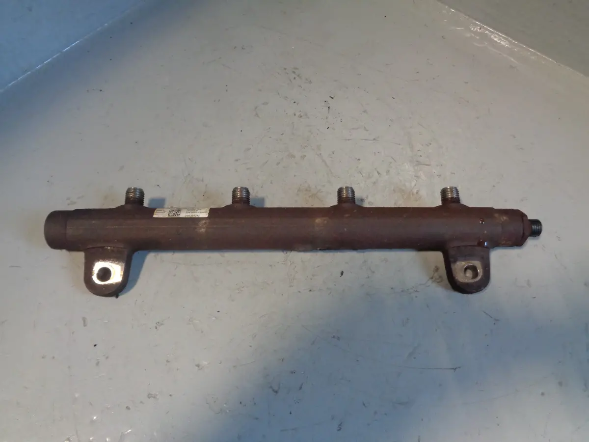 Tdv8 3.6 Fuel Rail Range Rover L322 And Sport L320 6H4q-9D280-Ac Near Side 1