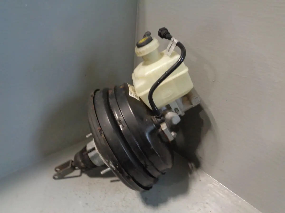 Discovery 3 Brake Servo Master Cylinder Auto Land Rover Sjg500210 2004 To 2009 1