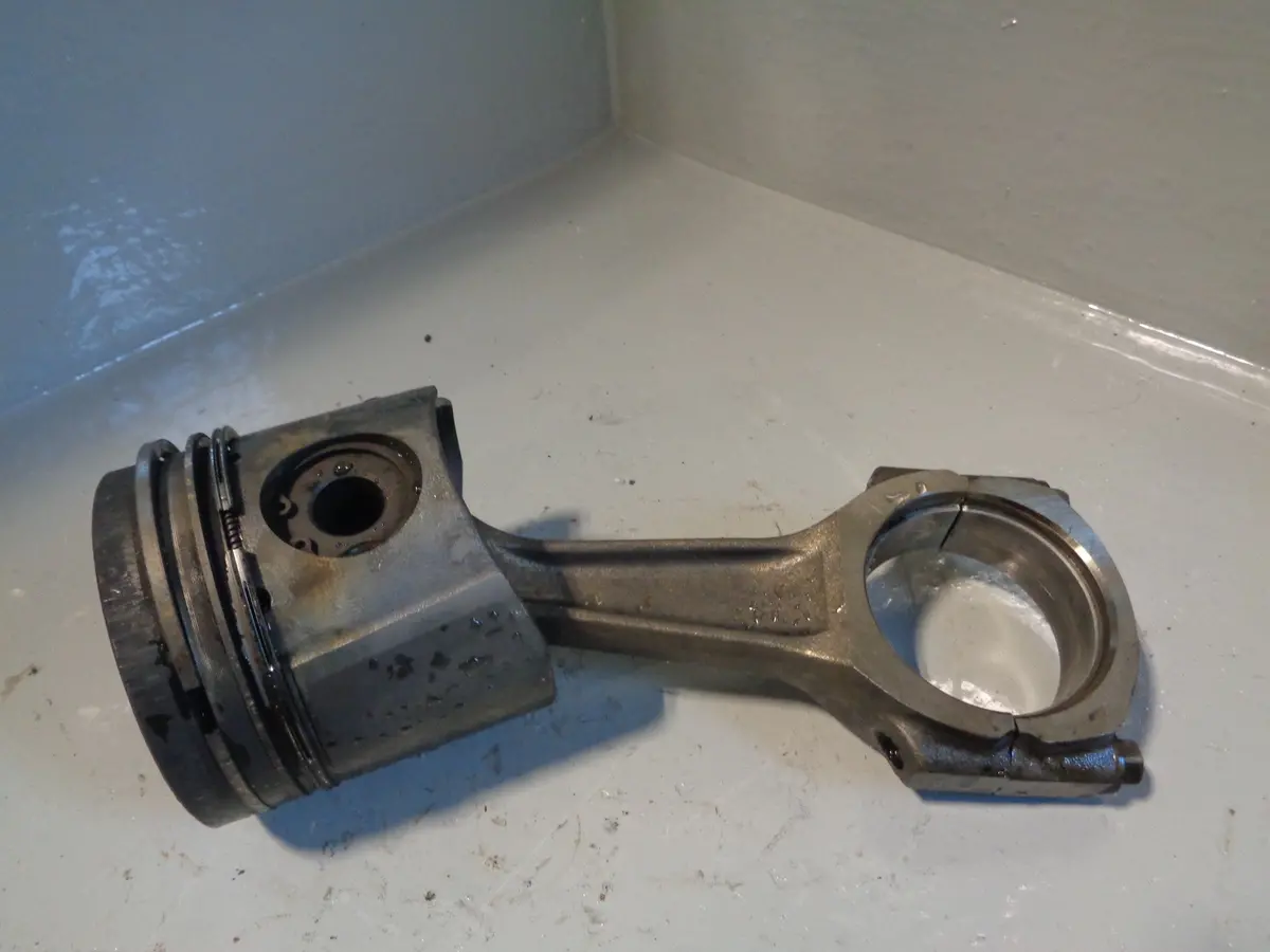 Discovery 2 / Defender Piston And Con Rod X 1 2.5 Td5 Land Rover 1998 To 2006 1