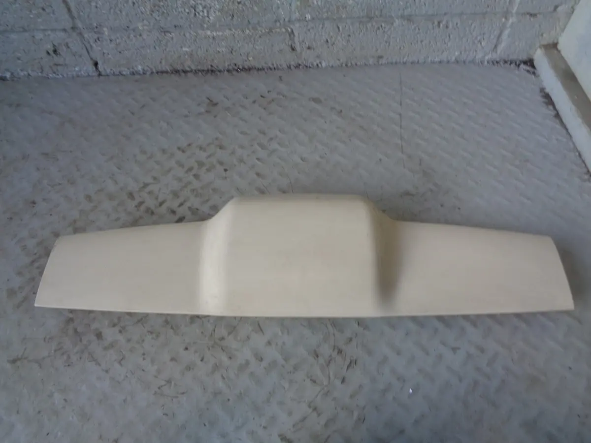 Range Rover L322 Interior Upper Tailgate Plastic Trim In Ivory 2006 To 2013 1