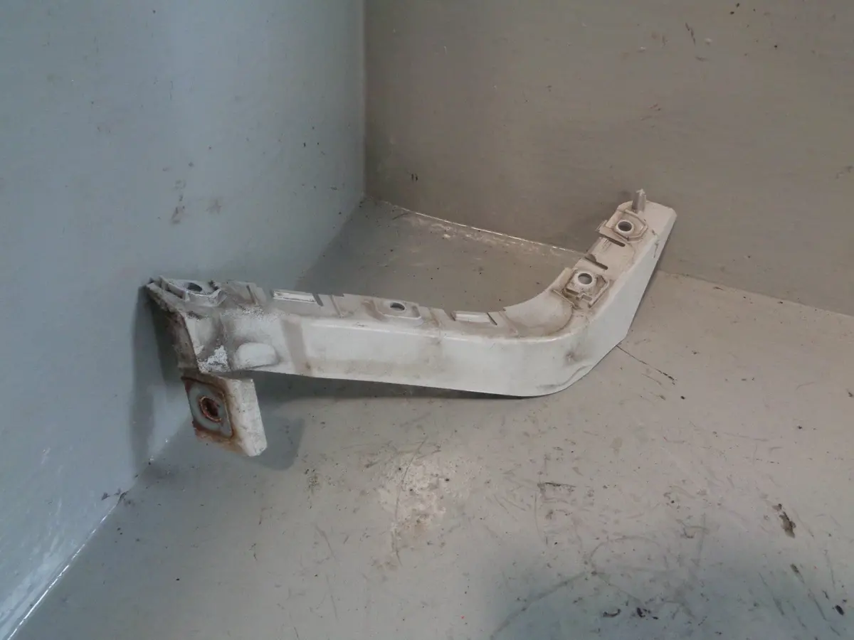 Range Rover Evoque Bumper Bracket Off Side Rear Bj32-17A881-Ac 2011 To 2018 2