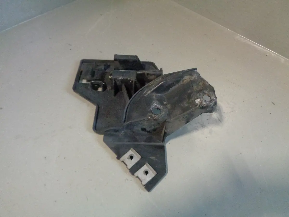 Range Rover L322 Bumper Bracket Off Side Front Right 7000906Rh 2002 To 2006 1