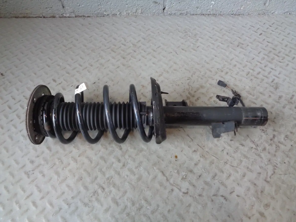 Range Rover Evoque Suspension Strut Ej32-18045-Cb Near Side Front 2011 To 2018 1