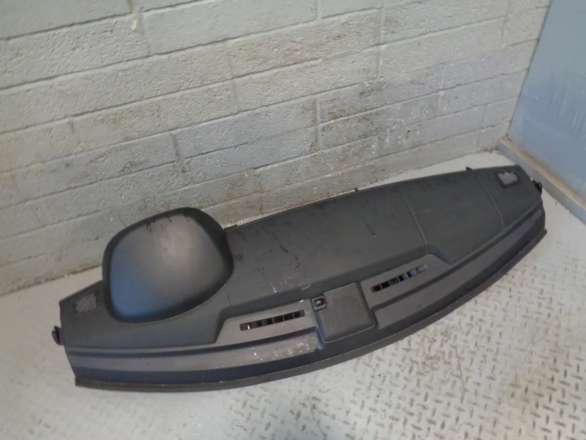 Discovery 4 Dashboard Black Land Rover For Non-Sat Nav 2009 To 2016 L22015 1