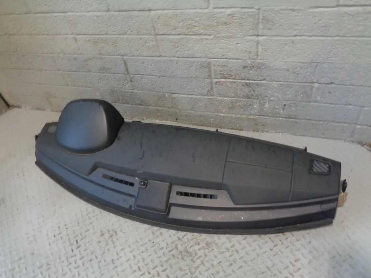 Discovery 4 Dashboard Black Land Rover For Non-Sat Nav 2009 To 2016 L22015 2