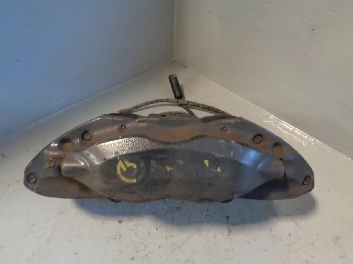 Range Rover Brake Caliper L322 Brembo Near Side Front 4 Piston Seb500391 R01045 1