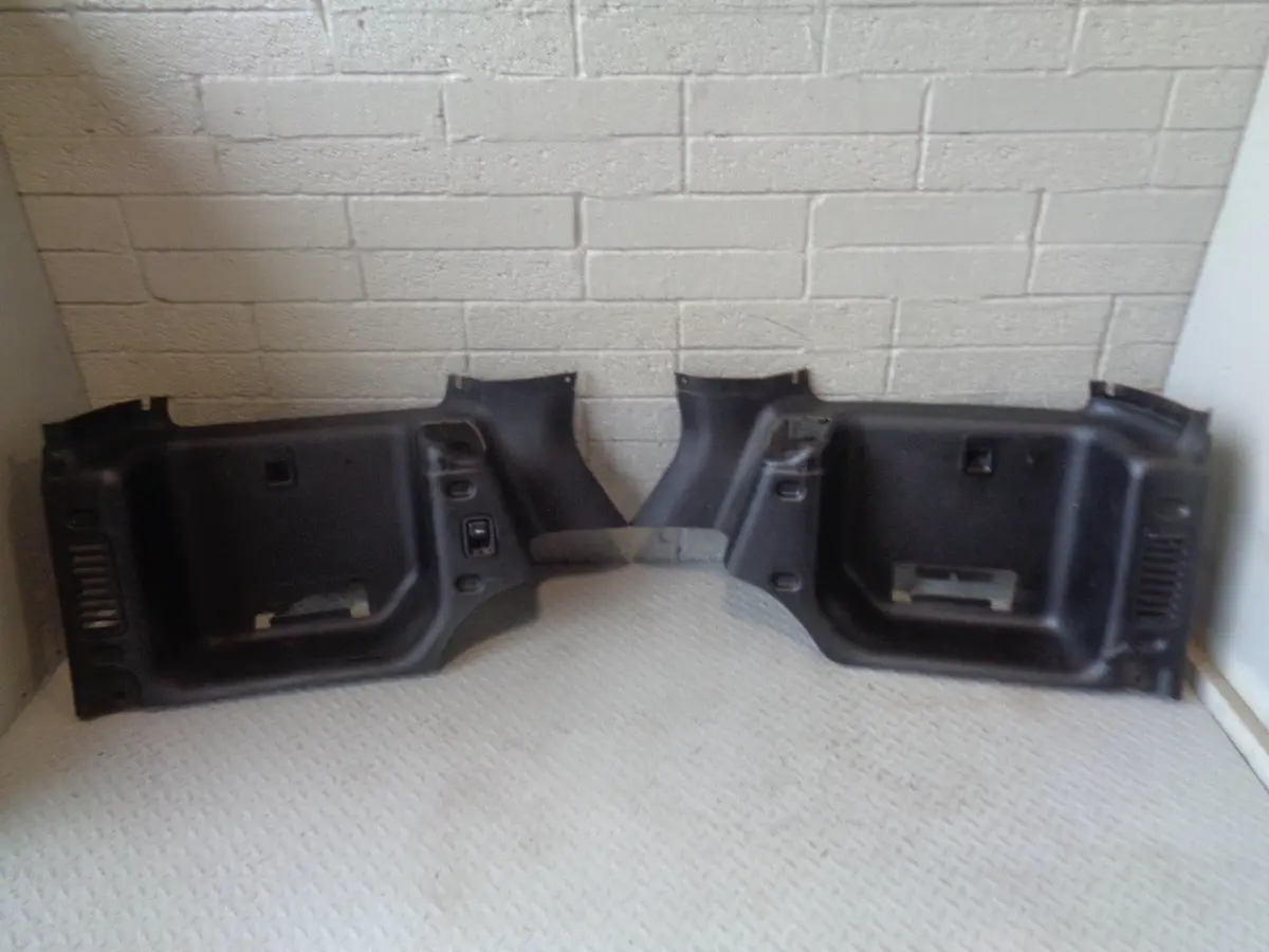 Discovery 2 Boot Trims Pair Black For Dickie Seats L318 Land Rover L190724 1