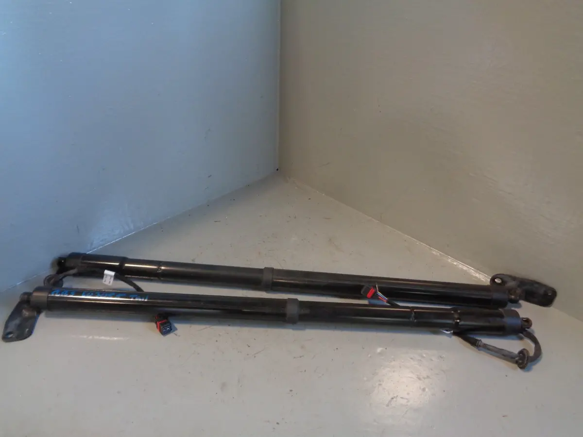 Range Rover Sport Electric Tailgate Lift Strut Pair Of L320 2011 To 2013 1
