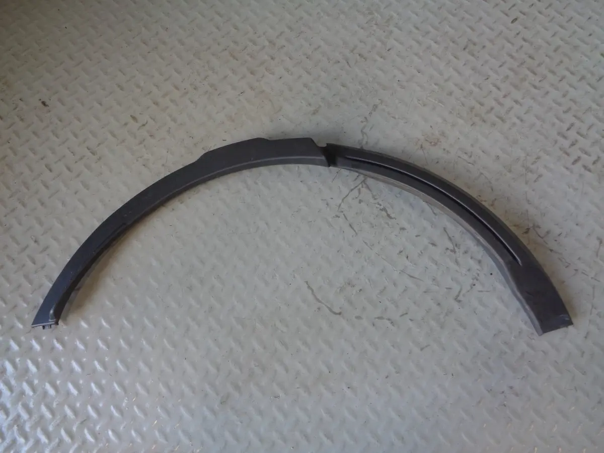 Range Rover Evoque Wheel Arch Trim Off Side Rear Bj32-290E22 2011 To 2018 1