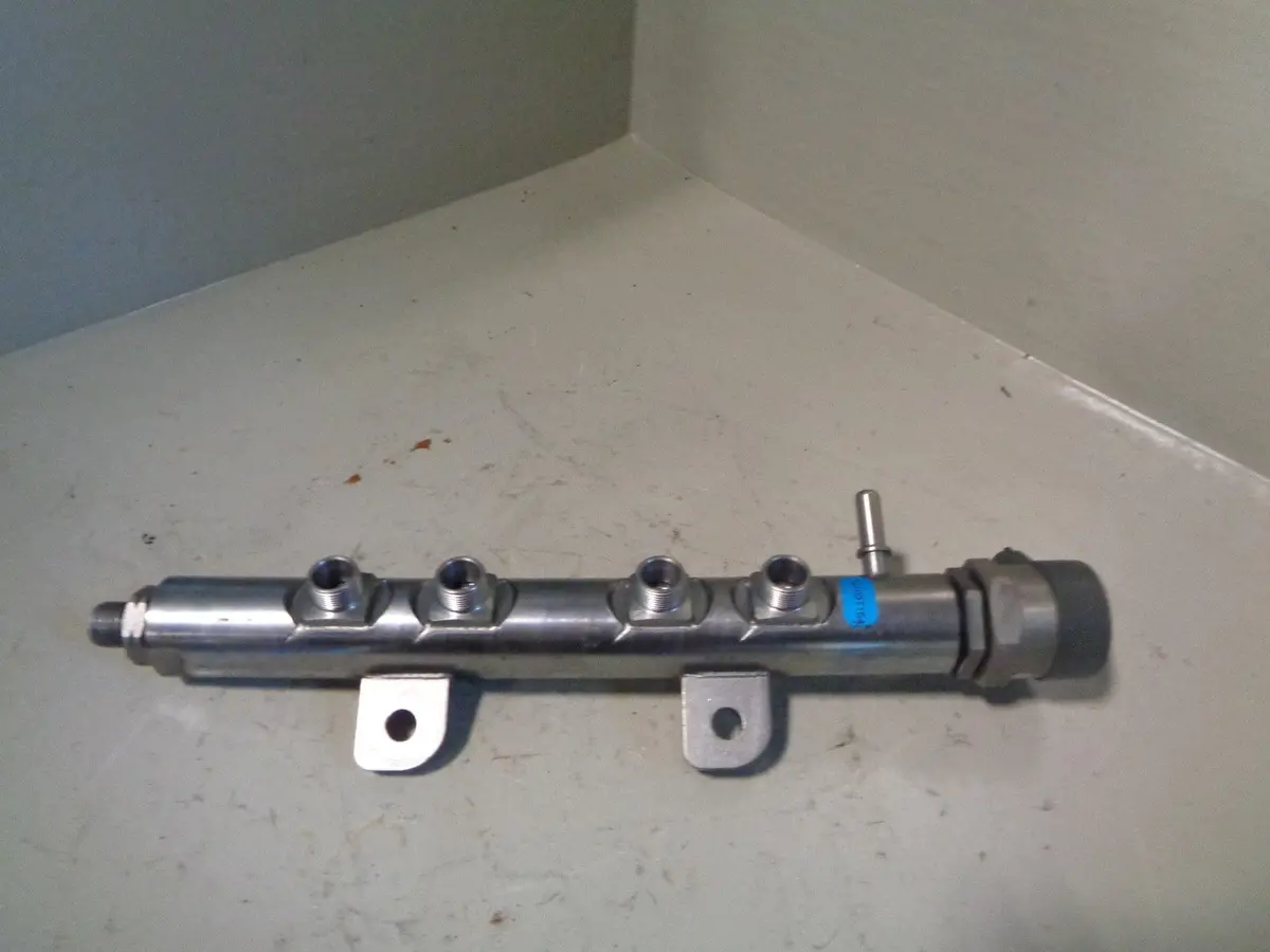 Fuel Injection Rail Ck5q-9D280 3.0 Tdv6 Range Rover Sport Discovery 4 1