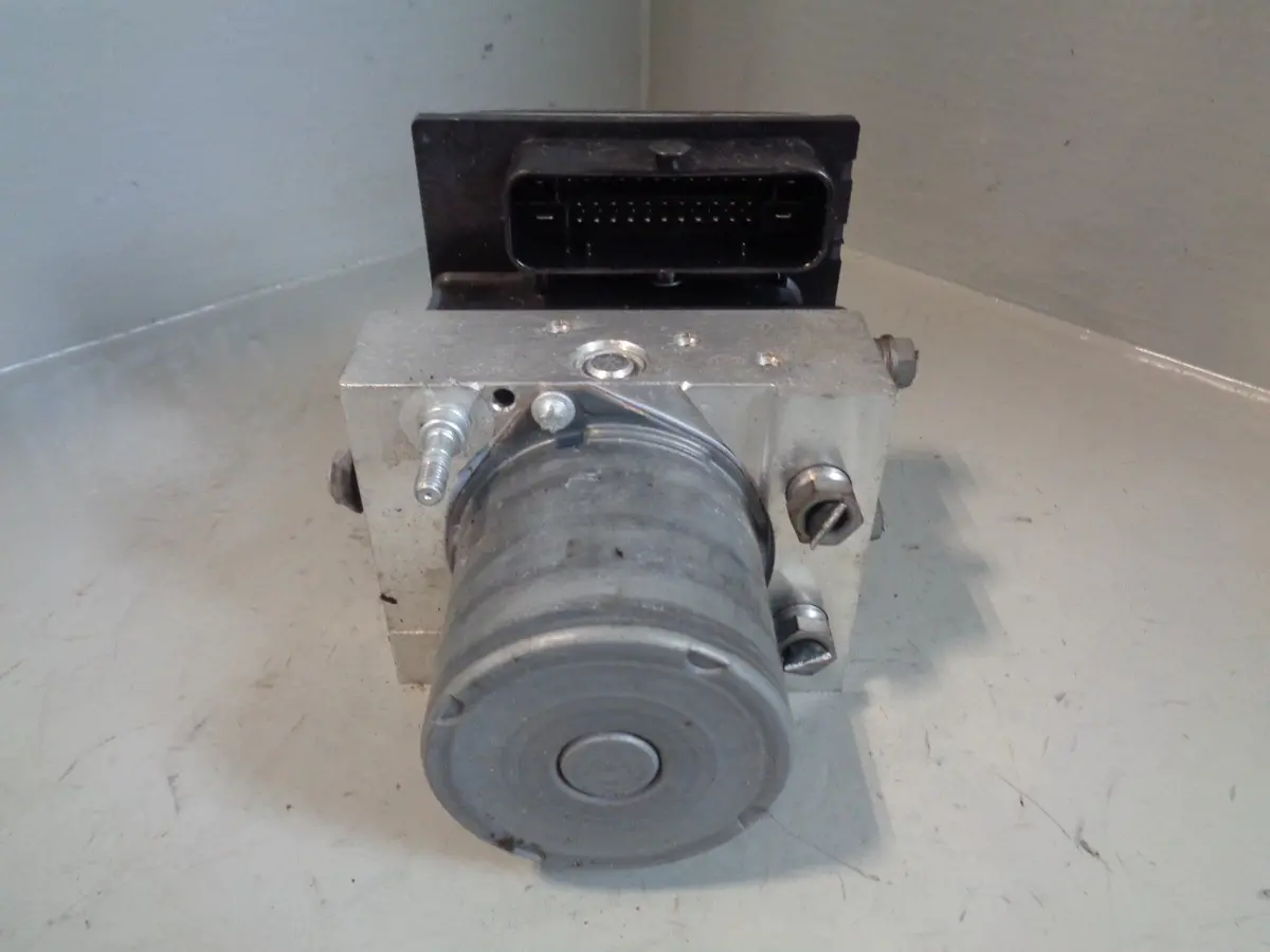Range Rover L322 Abs Module Pump 4.4 Tdv8 Ch32-2C405-Ad 2010 To 2013 1