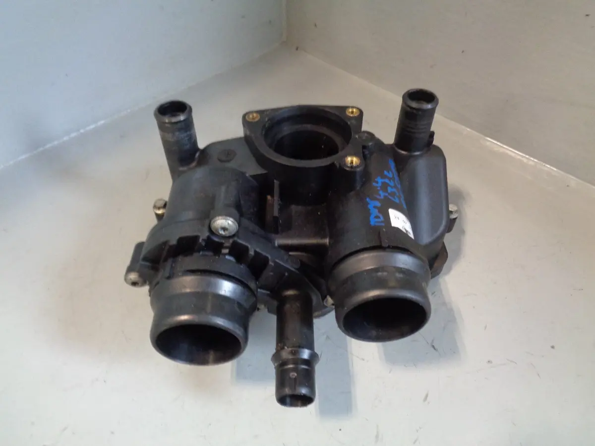 Range Rover L322 Thermostat Housing 4.4 Tdv8 Al3q 9K478 2010 To 2013 1