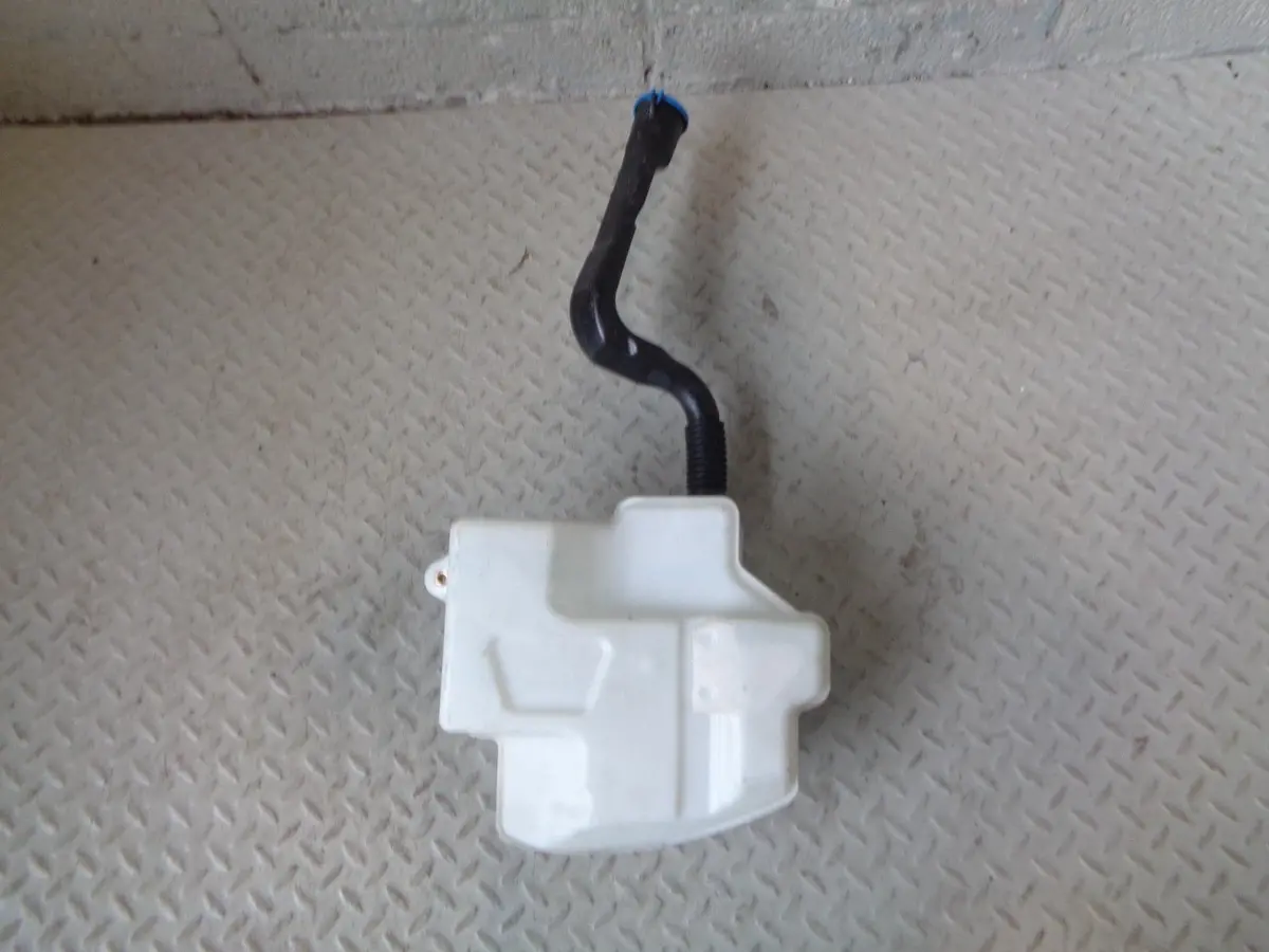 Range Rover Sport L320 Washer Bottle Pumps Windscreen 2009 To 2013 2 Pumps 1
