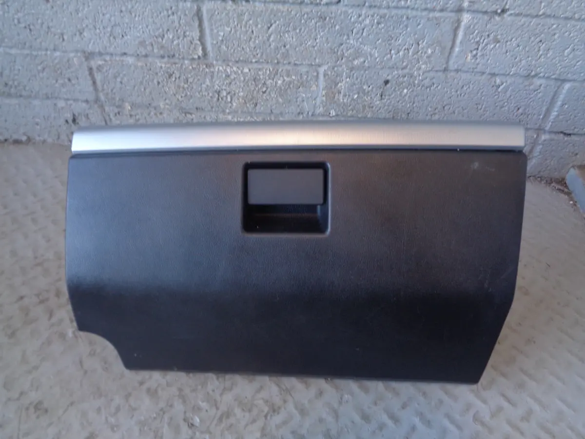 Freelander 2 Glove Box In Black With Silver Trim Land Rover 2006 To 2011 1