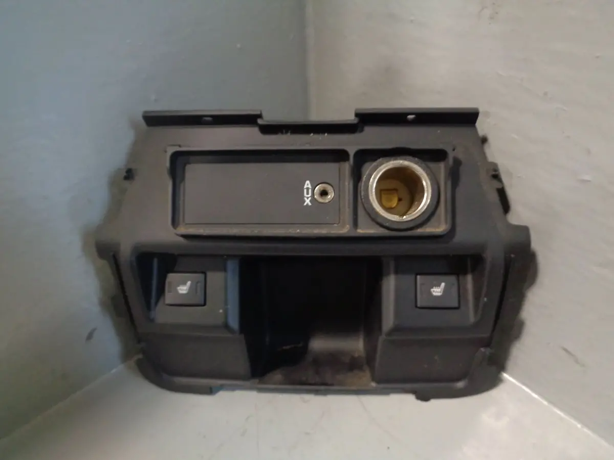 Discovery 4 Centre Console Heated Seat Switches Aux Land Rover L11124 1