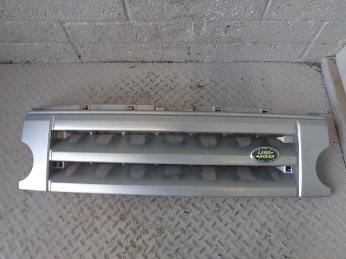 Discovery 3 Grille Front Arctic Frost Land Rover 2004 To 2009 K02015 1