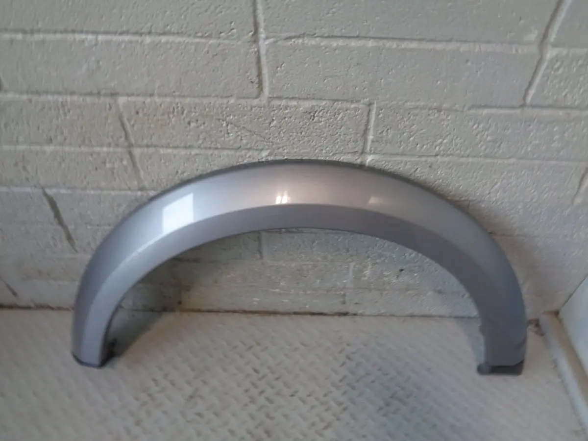 Discovery 4 Wheel Arch Trim Front Near Side Orkney Grey Land Rover 2009 To 2016 1