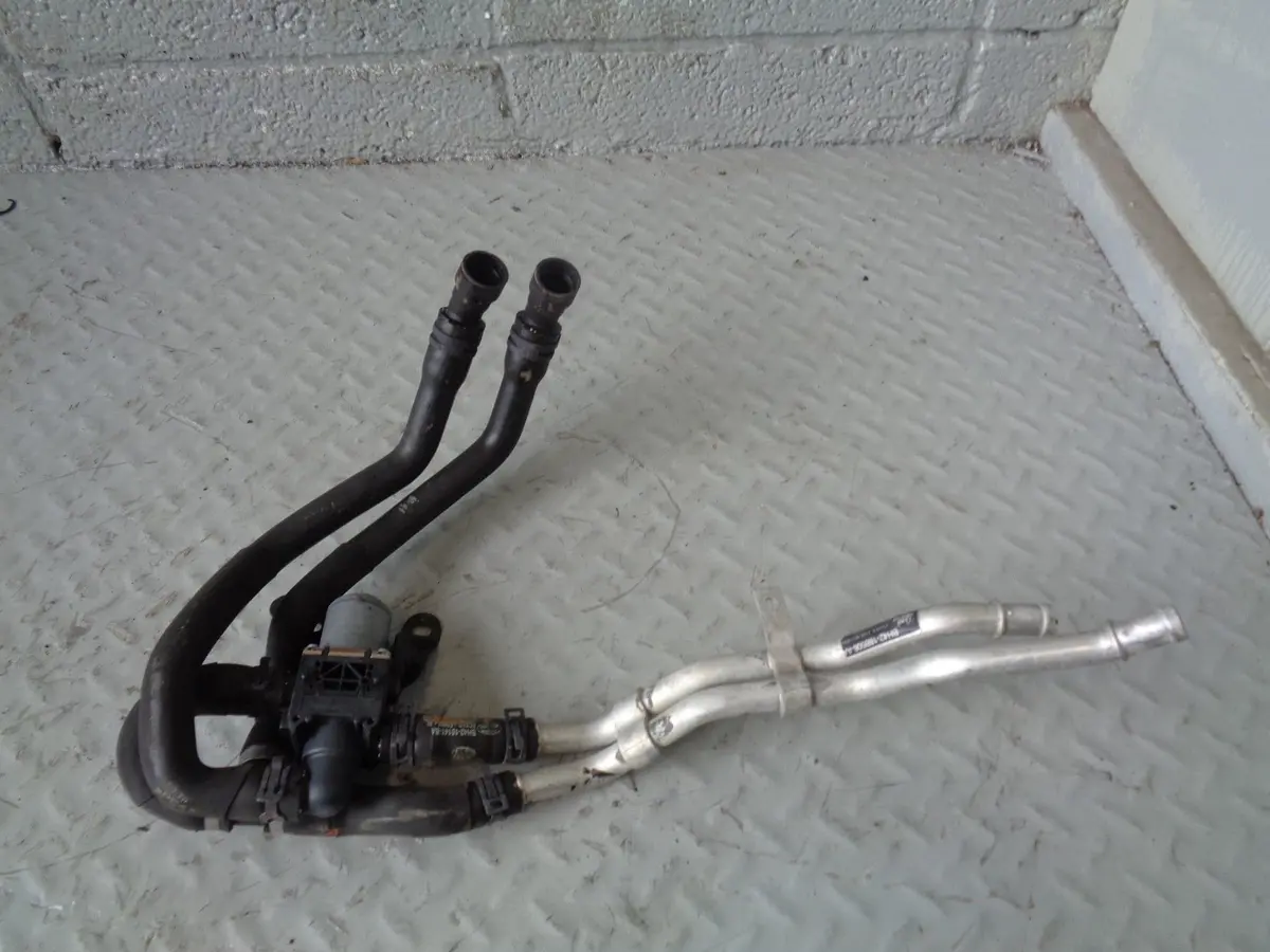Range Rover L322 Water Heater Control Valve 4.4 Tdv8 With Bracket And Pipes 1