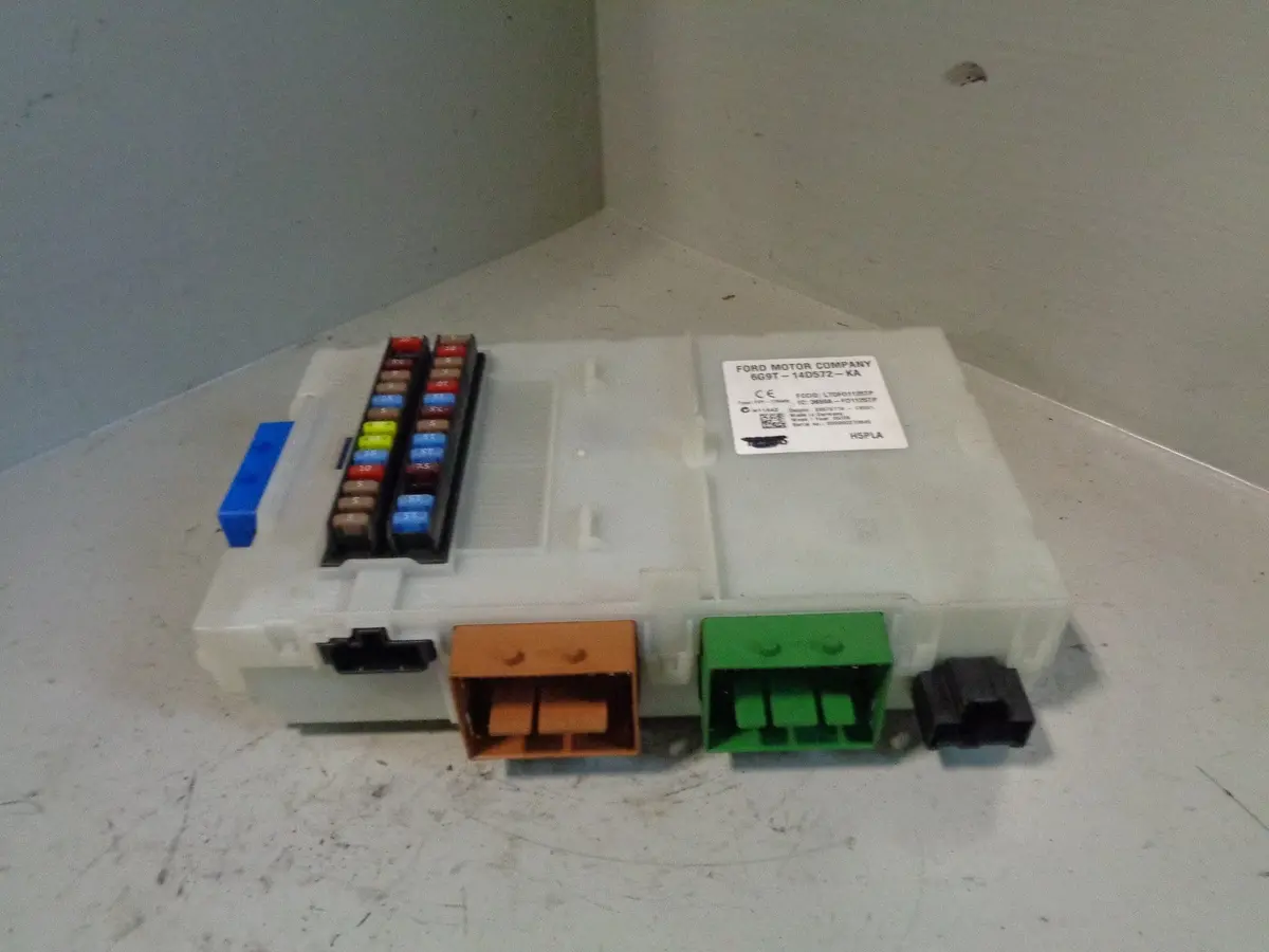 Freelander 2 Fuse Box Assembly 6G9t-14D572-Ka Land Rover 2006 To 2015 1