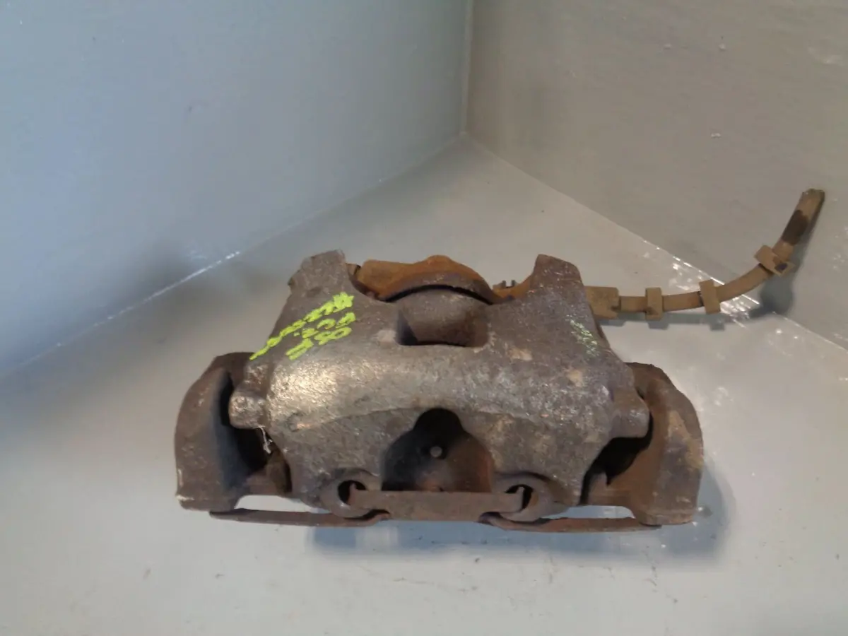 Freelander 2 Brake Caliper And Carrier Off Side Front Land Rover 2006 To 2011 1