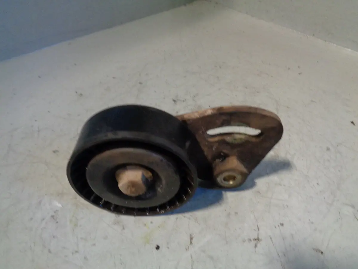 Freelander 1 Auxiliary Belt Pulley Tensioner 2.0 Td4 Land Rover 2001 To 2006 1
