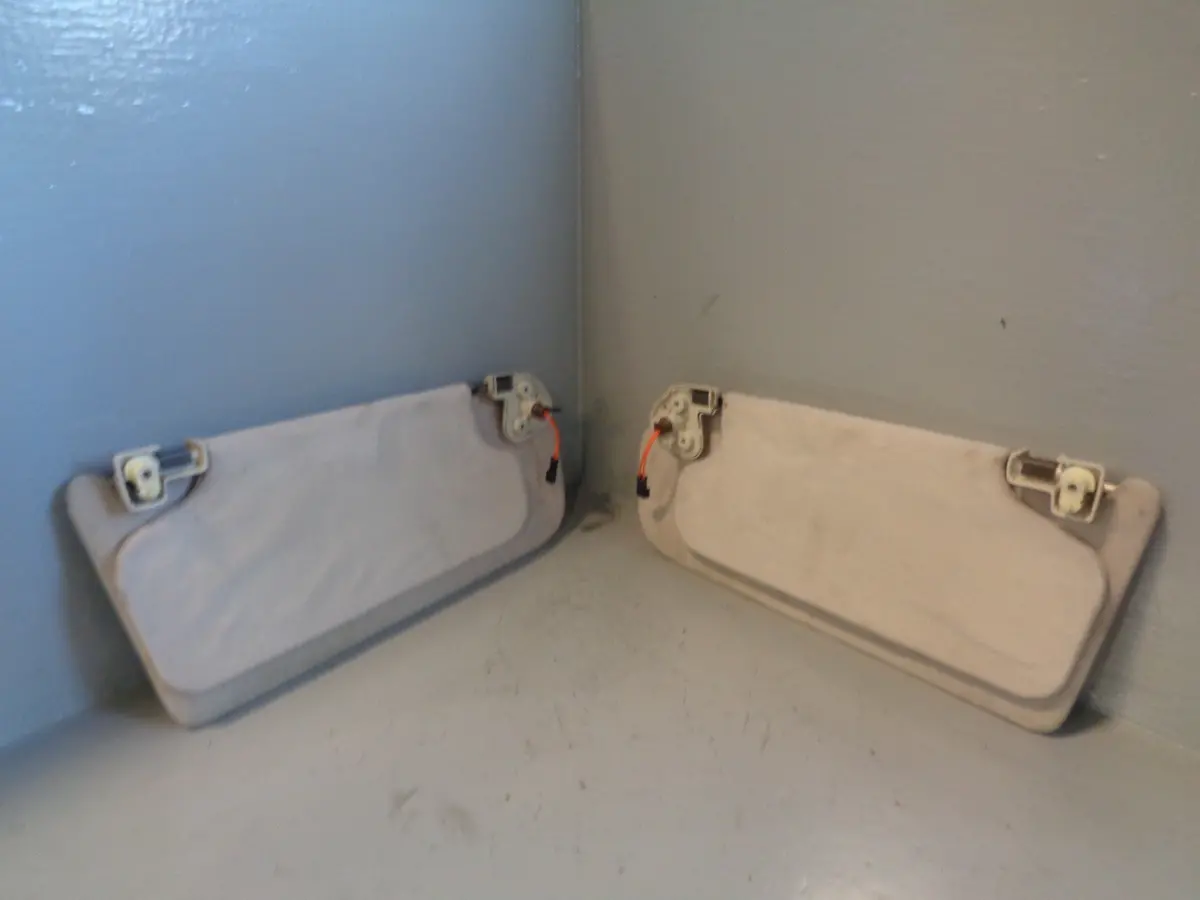 Range Rover L322 Sun Visors Mirrors And Lights Ivory 2005 To 2013 L10065 1