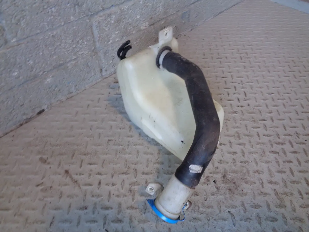 Freelander 1 Washer Bottle Windscreen 2 X Pumps Land Rover 1998 To 2006 1