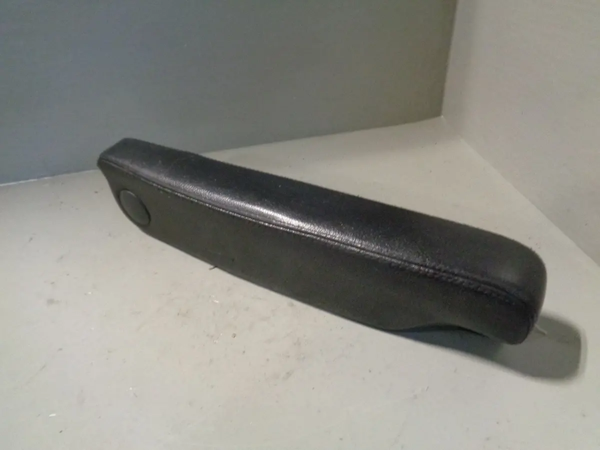 Discovery 3 Armrest Near Side Passenger Black Land Rover 2004 To 2009 K07113 1