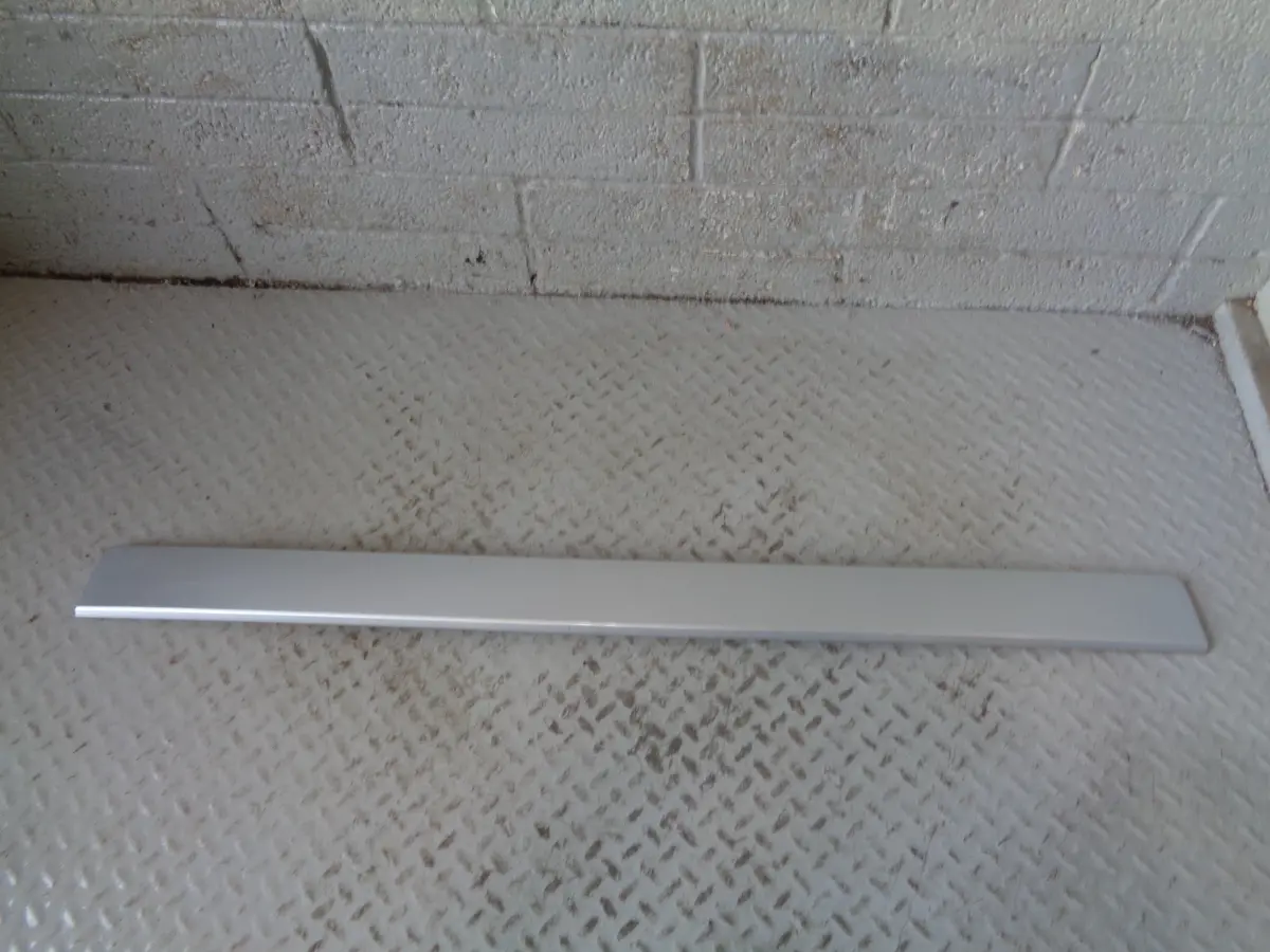 Range Rover L322 Lower Tailgate Trim In Zermatt Silver 798 2002 To 2009 1