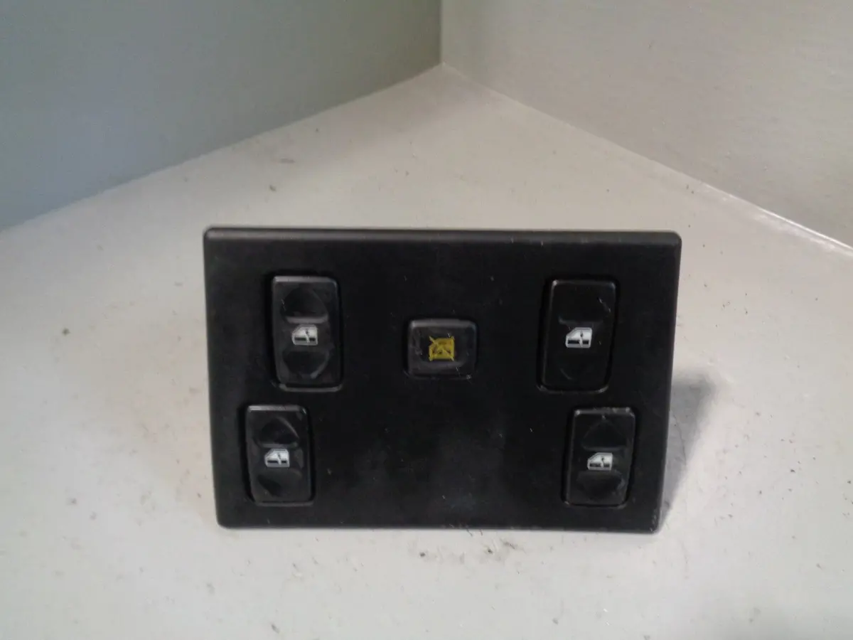 Discovery 2 Electric Window Switch Pack Black Facia Land Rover 2002 To 2004 1