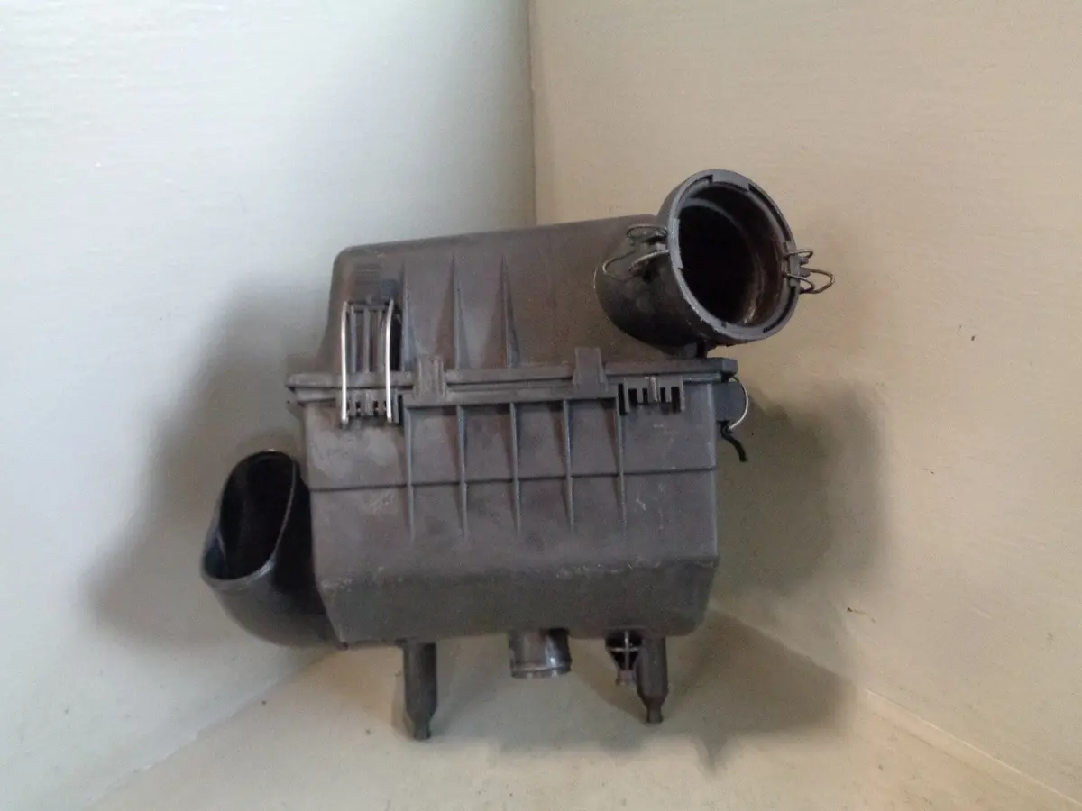 Discovery 2 Air Box Filter Housing Td5 10P Land Rover 1998 To 2002 1