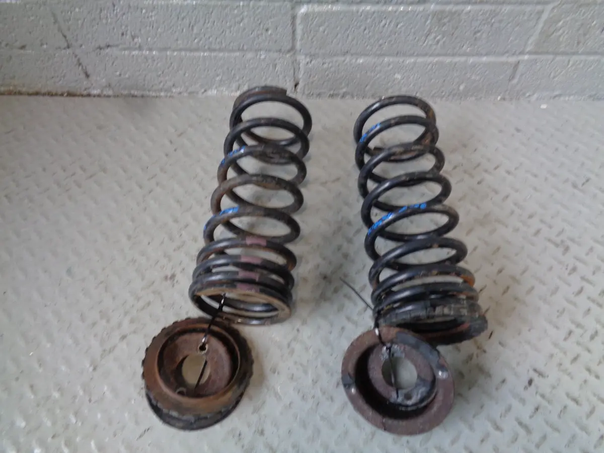 Discovery 2 Rear Coil Springs Pair Of Td5 And V8 Land Rover 1998 To 2004 R18044 1