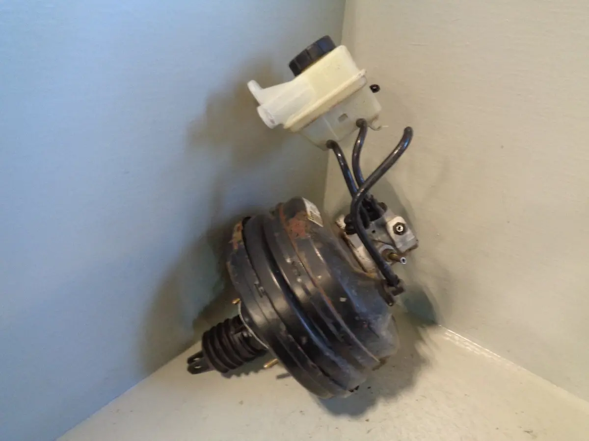 Freelander 1 Brake Servo And Master Cylinder 2.0 Td4 Sjb000010 Land Rover 1