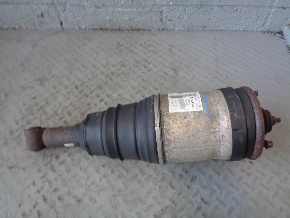 Discovery 3 Rear Suspension Airbag Shock Absorber Strut Land Rover 22241481 1