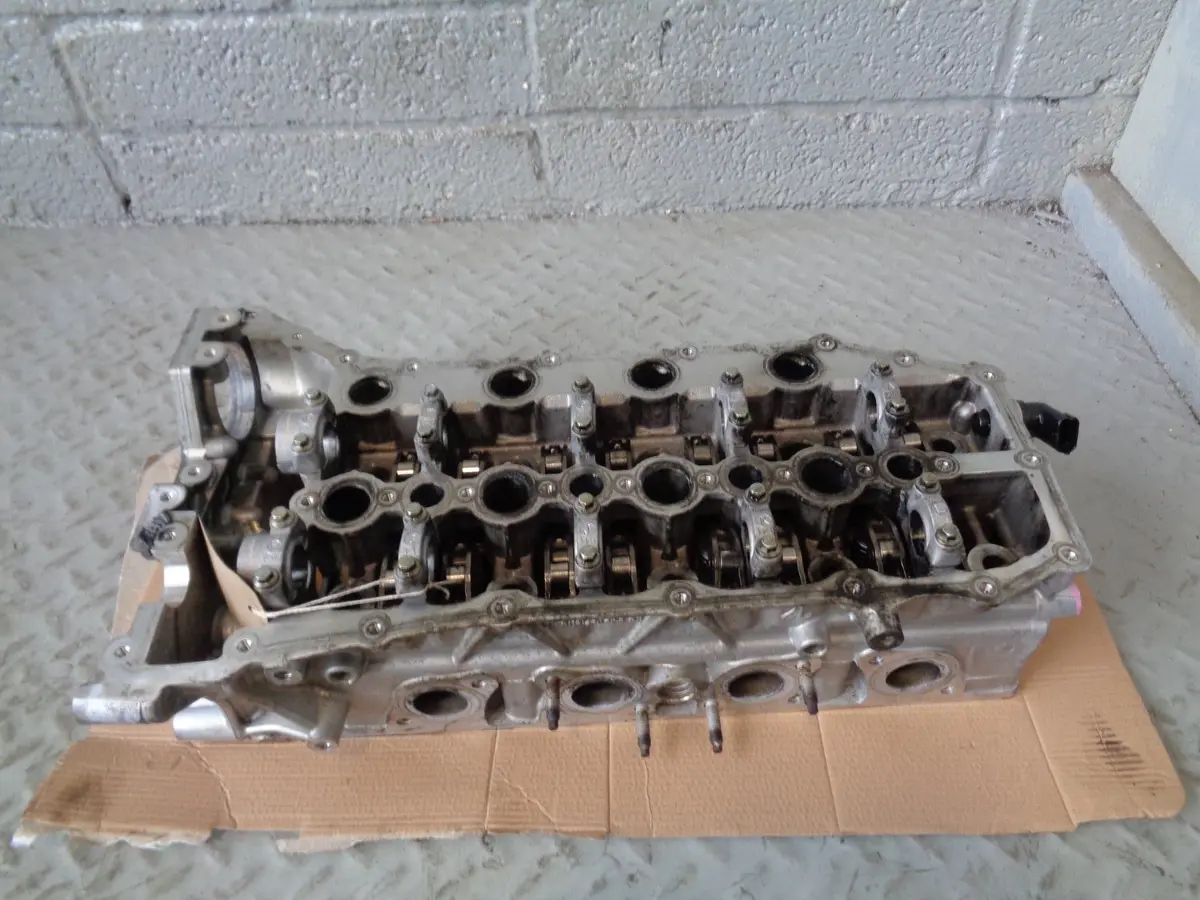 Range Rover L322 Cylinder Head 4.4 Tdv8 Near Side Left Ah4q-6006A-Ab R05074 1