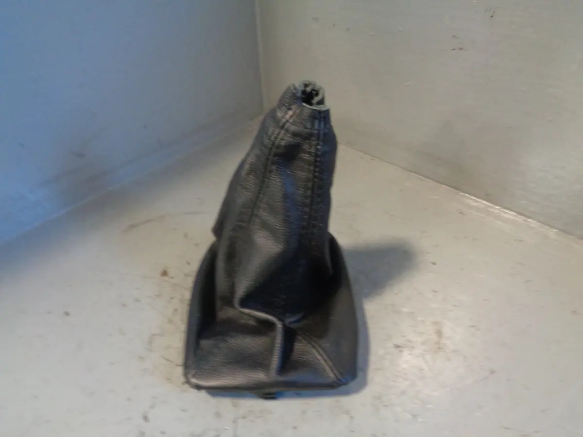 Discovery 3 Gearstick Gaiter Leather Manual L319 Land Rover 2004 To 2009 1