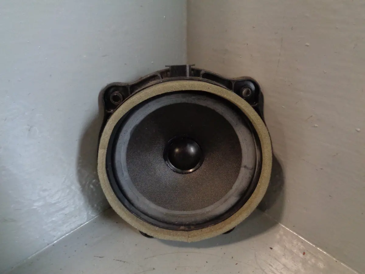 Range Rover L322 Rear Door Speaker Xqm000220 Left Or Right 2002 To 2006 1