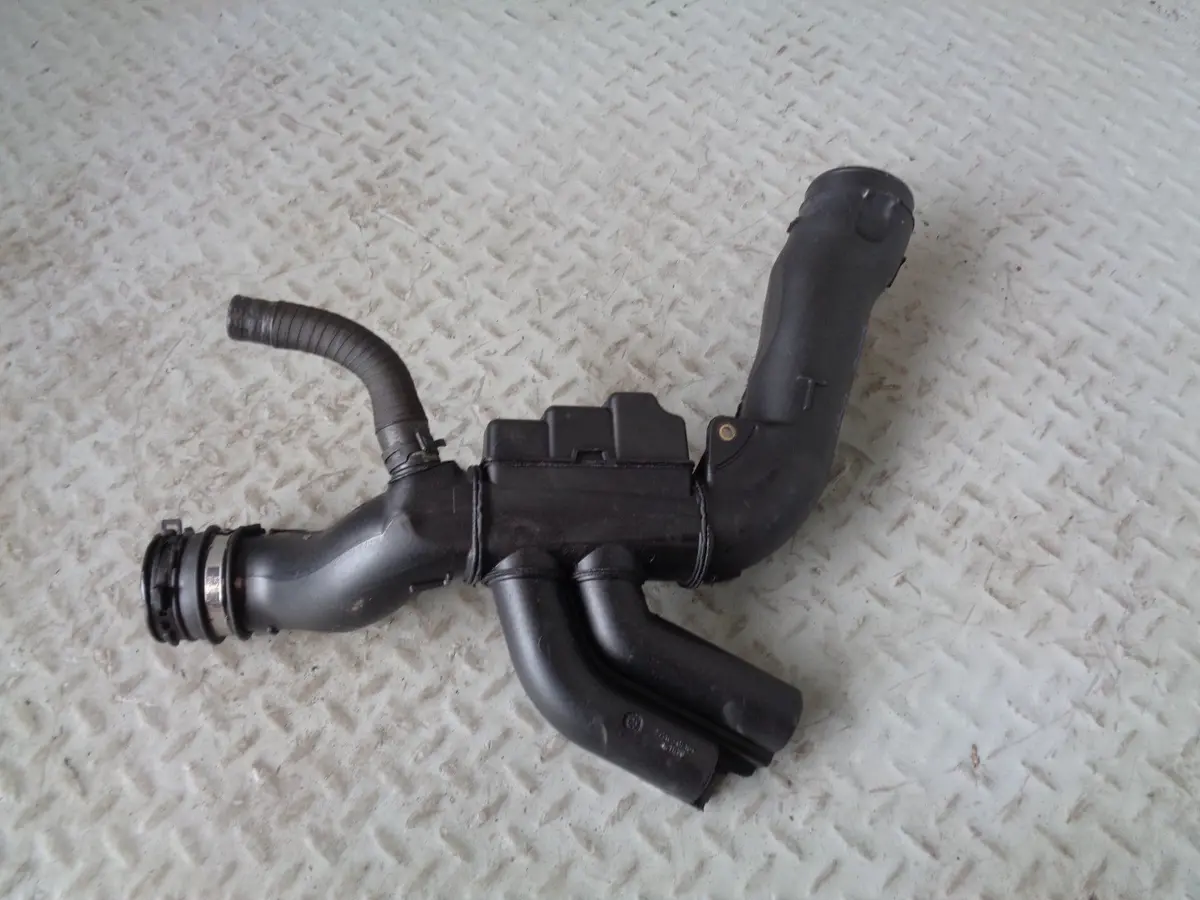 Range Rover L322 Air Intake Pipe 4.4 Tdv8 Bh42-9F876-Bb 2010 To 2013 1