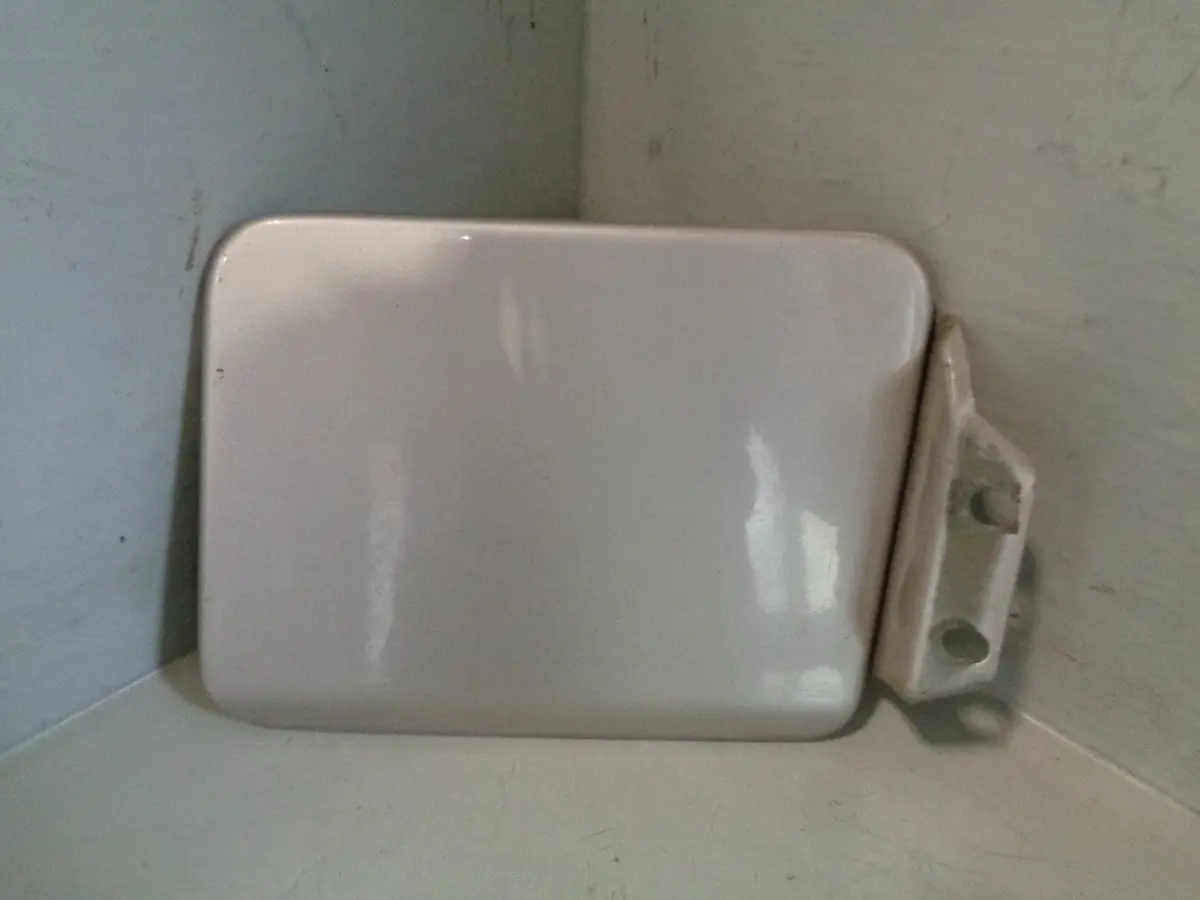 Discovery 2 Fuel Flap Filler Cap Blenheim Silver 642 Land Rover 1998 To 2004 1