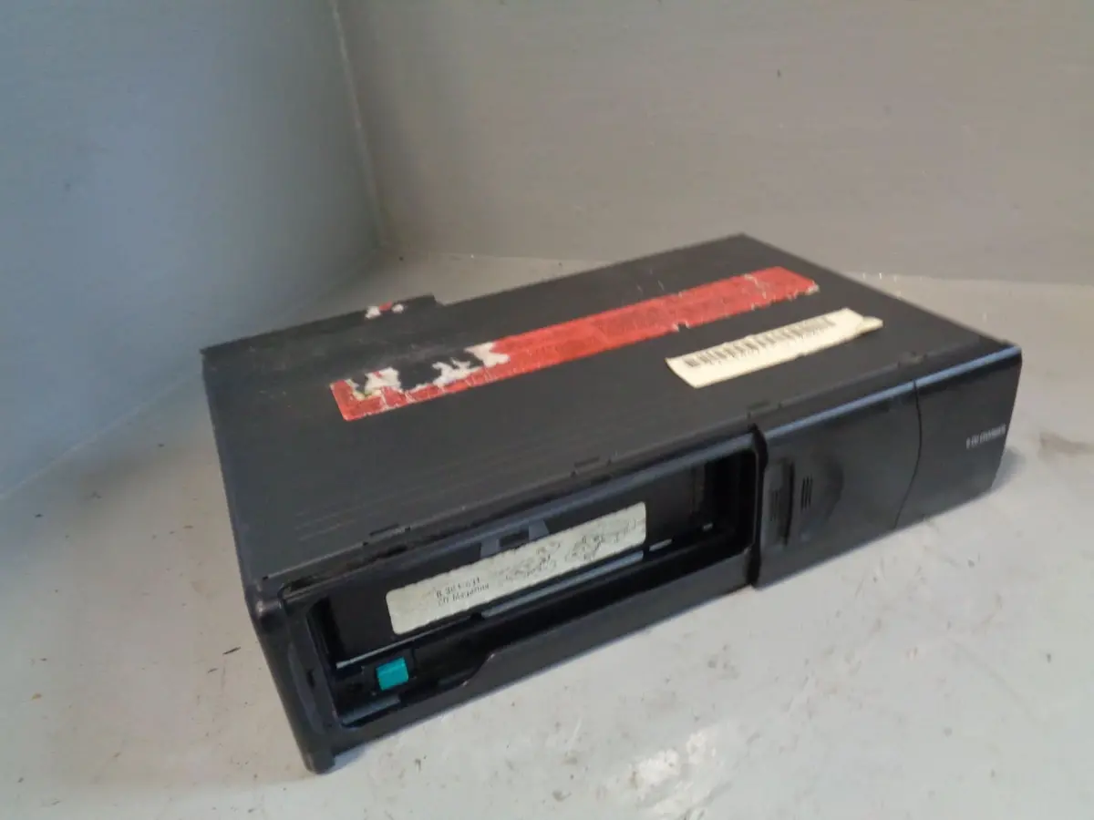 Range Rover L322 Cd Multi Changer Alpine Xqe000100 6 Disc 2002 To 2006 1